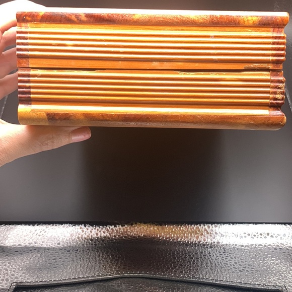 VNTG Cedar Wood Holy Bible Box - Picture 9 of 11